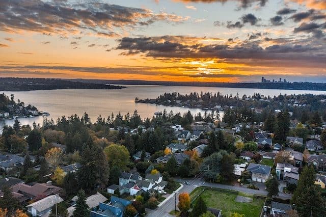 Federal Way, Washington: insurance agency serving Federal Way residents and businesses