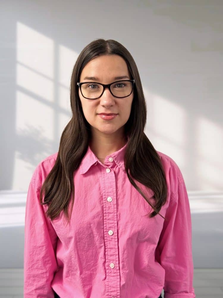 Alexandra, Insurance Agent at Absolute Insurance Solutions in Kirkland, WA