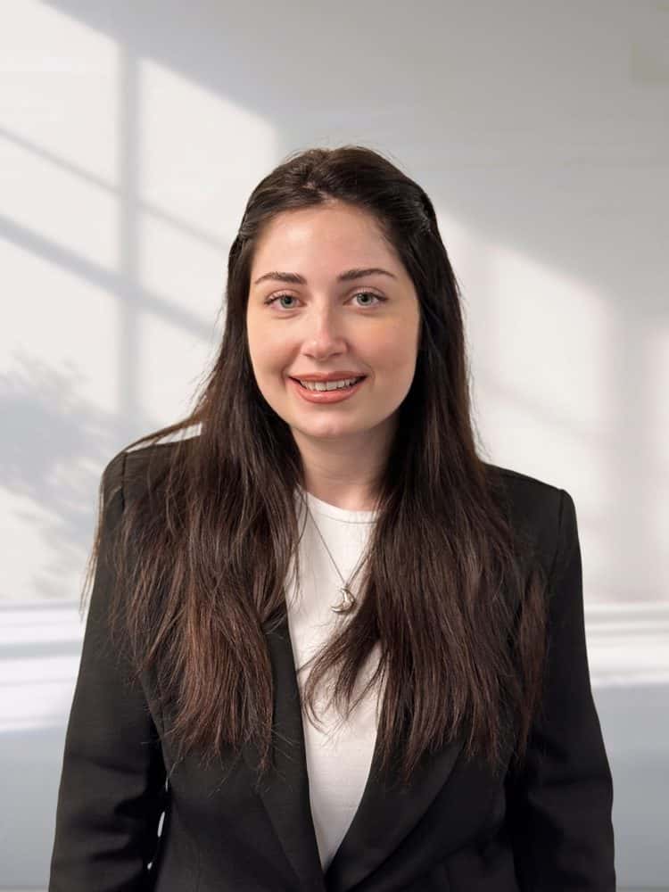 Madina, Office Administrator at Absolute Insurance Solutions in Kirkland, WA
