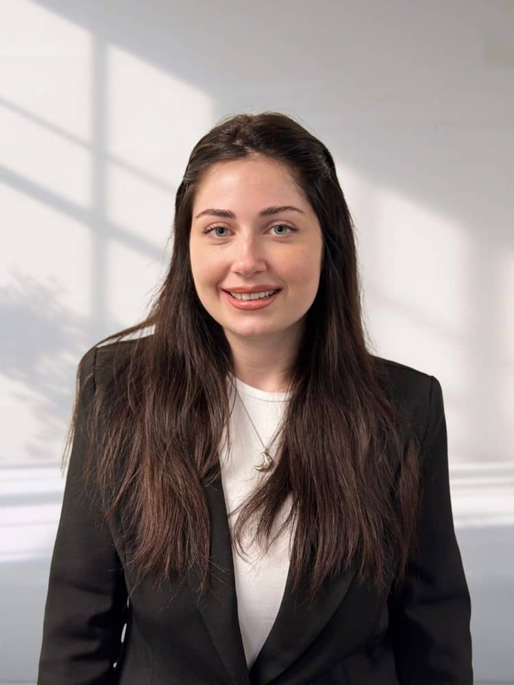 Madina, Office Administrator at Absolute Insurance Solutions in Kirkland, WA